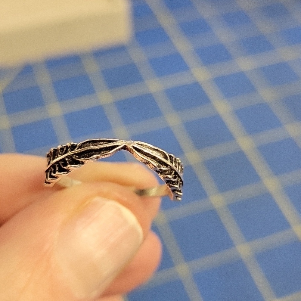 Leaves Silver Tone Ring Size 85